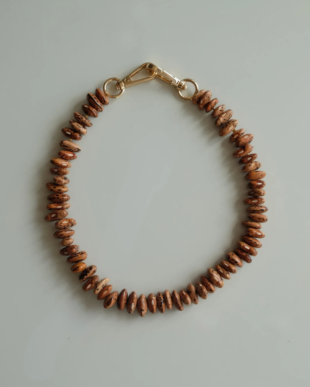 Collar Agnes Frijoles - Café