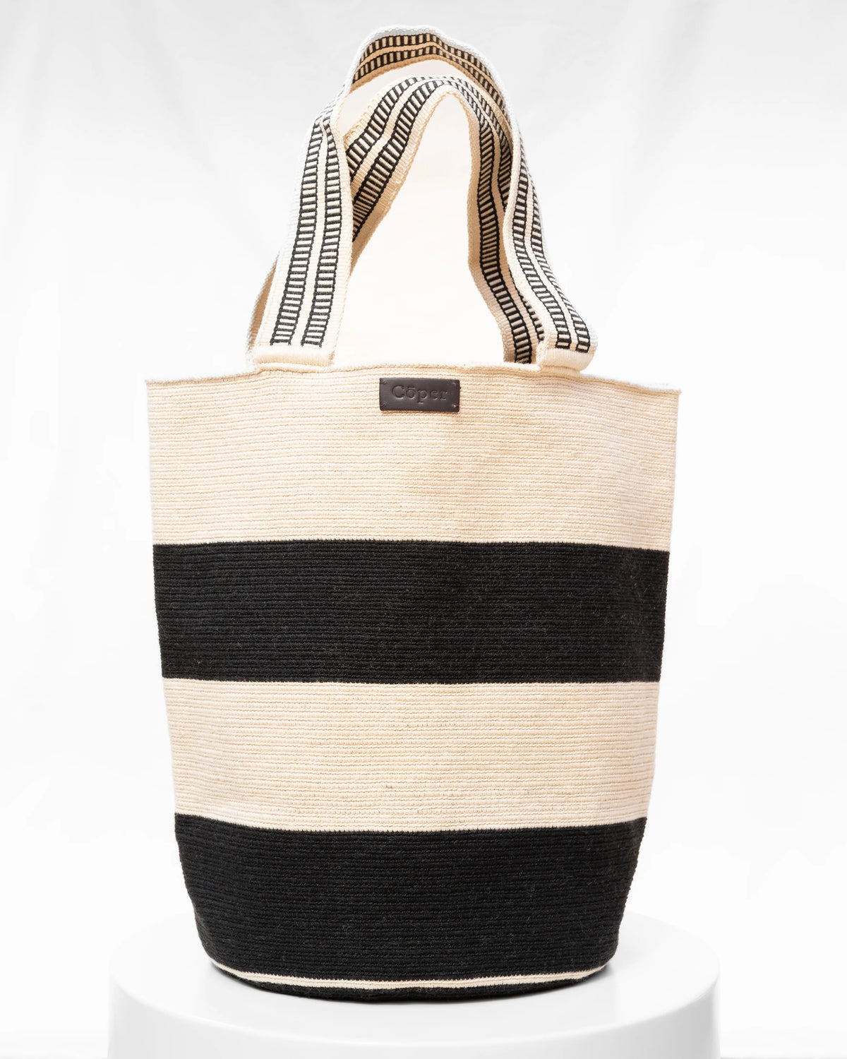 Celia Bolso Tote Wayuu N°51 – Negro y Beige