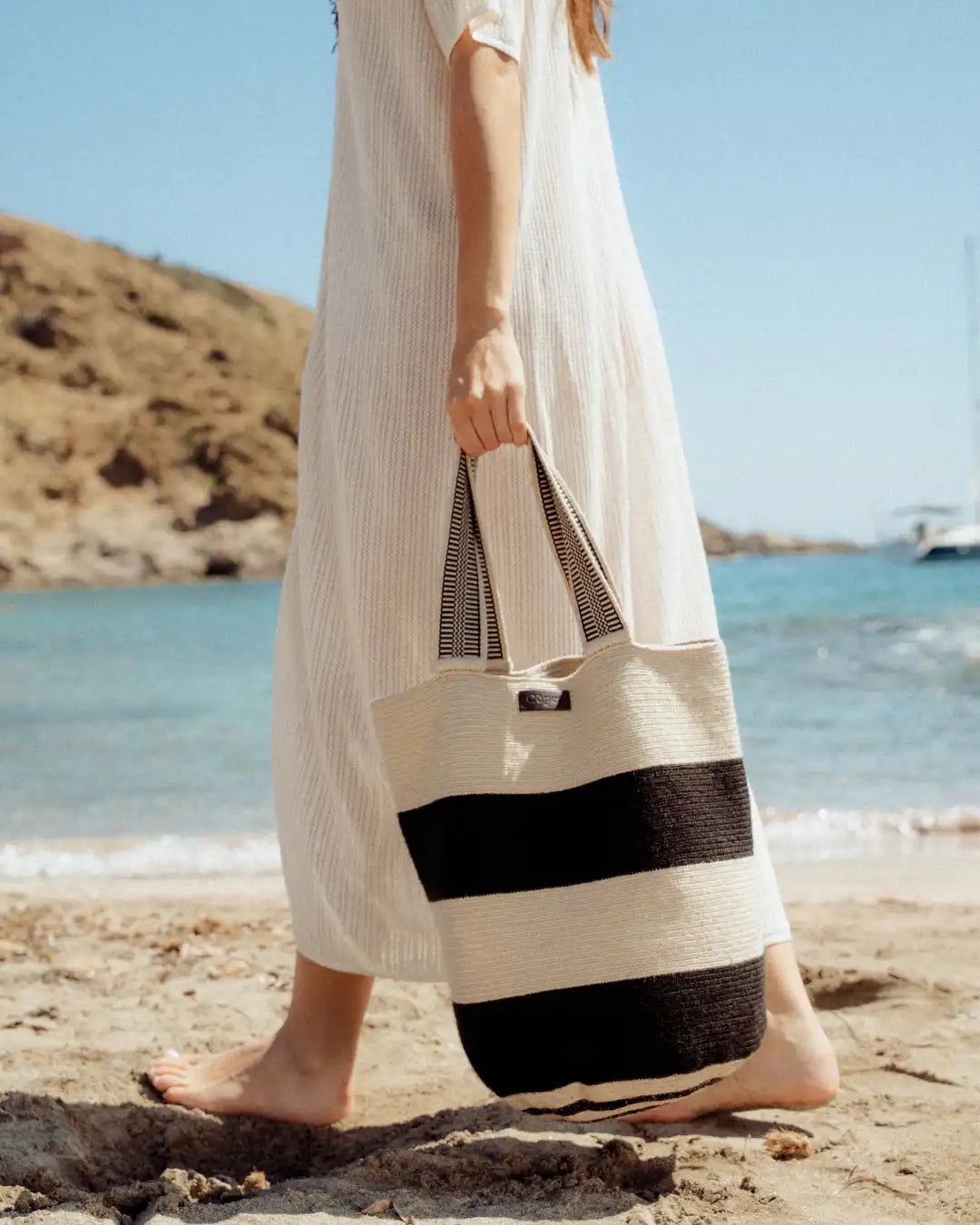 Celia Bolso Tote Wayuu N°51 – Negro y Beige