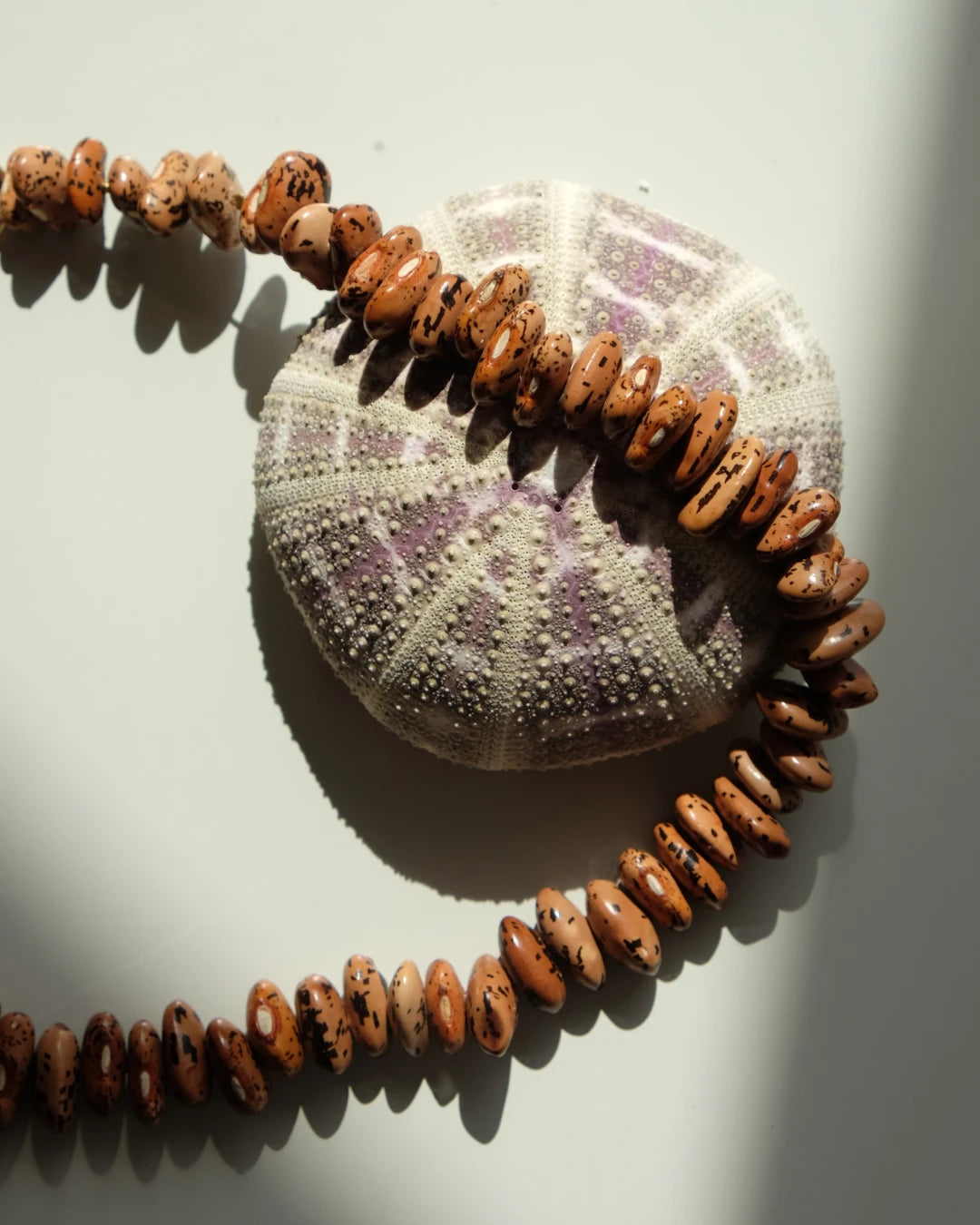 Collar Agnes Frijoles - Café