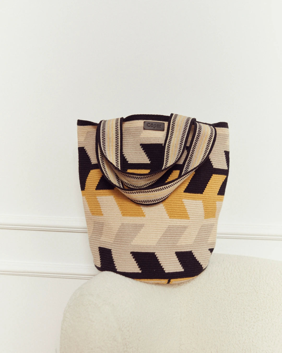 Celia Bolso Tote Wayuu N°19 – Negro y Mostaza