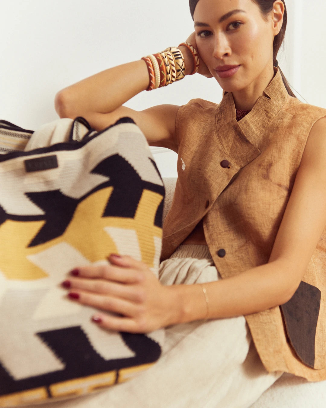 Celia Bolso Tote Wayuu N°19 – Negro y Mostaza