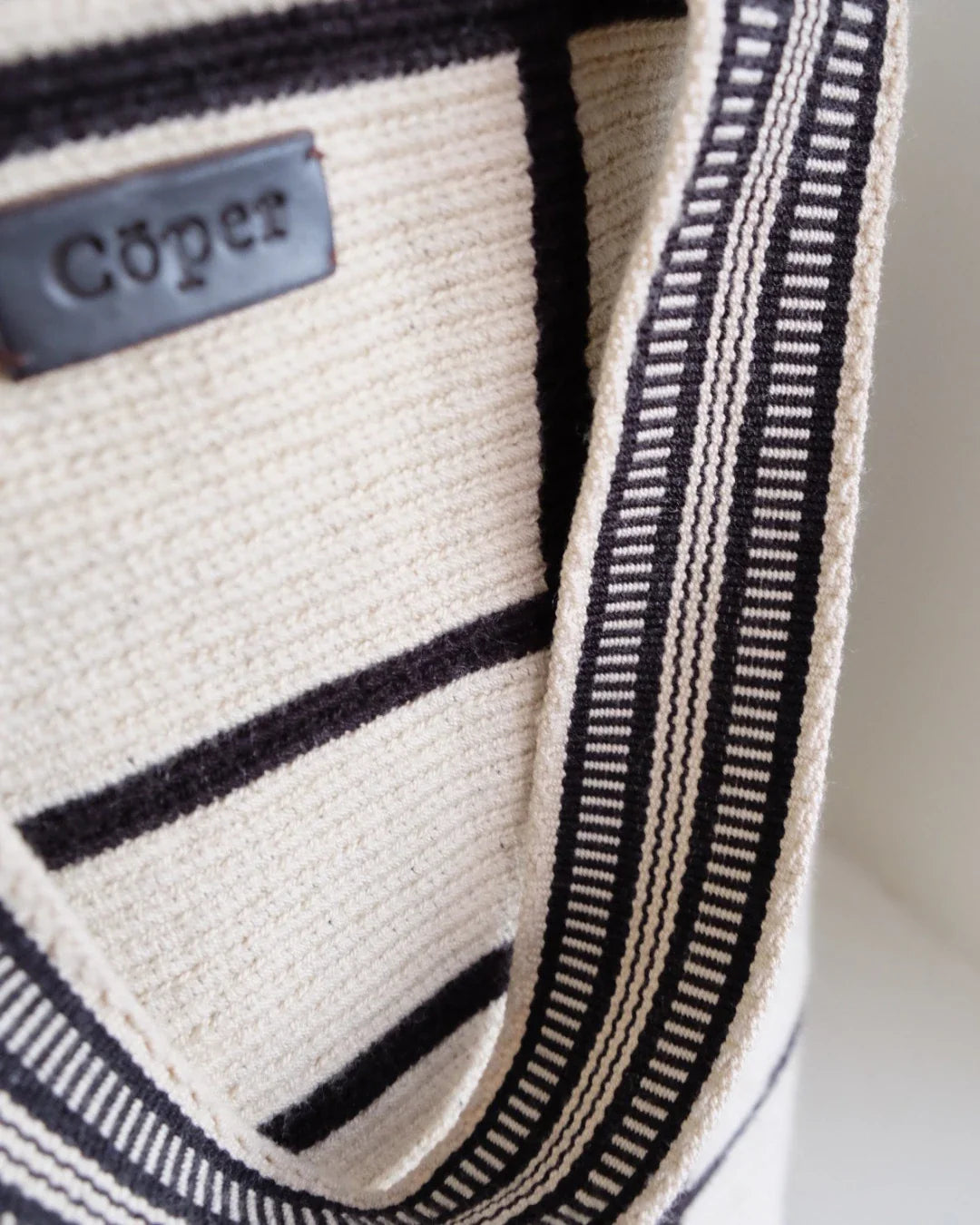 Celia Bolso Tote Wayuu N°01 – Negro y Blanco