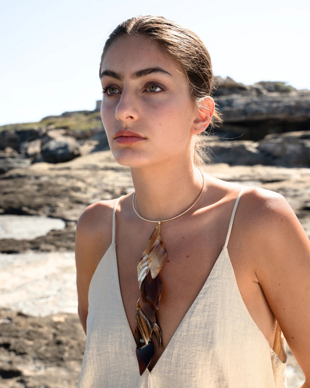 Collar Serena de Cuerno Natural | Arena